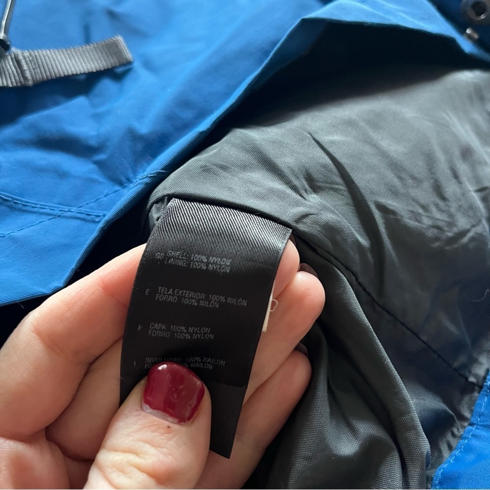 The North Face Boy's Large Hyvent Windbreaker Rain Coat. - Picture 11 of 11